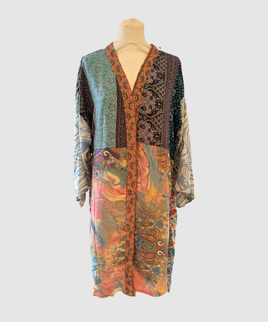 Kort silke kimono fra kvindekooperativet i Indien - Sam