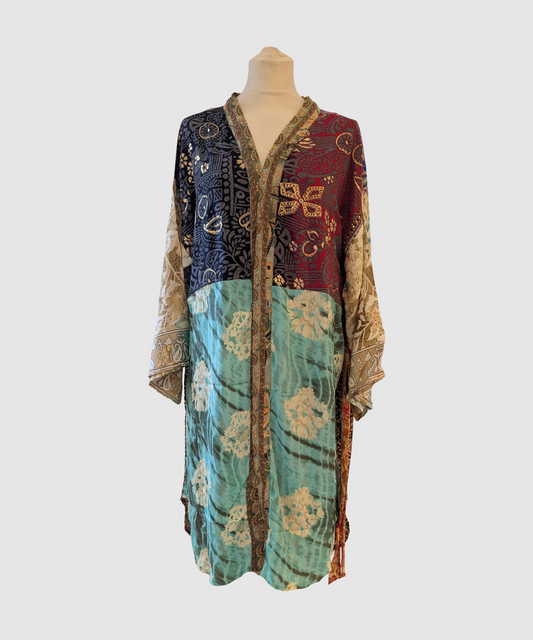 Kort silke kimono fra kvindekooperativet i Indien - Frida