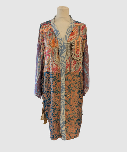 Kort silke kimono fra kvindekooperativet i Indien - Tanvi