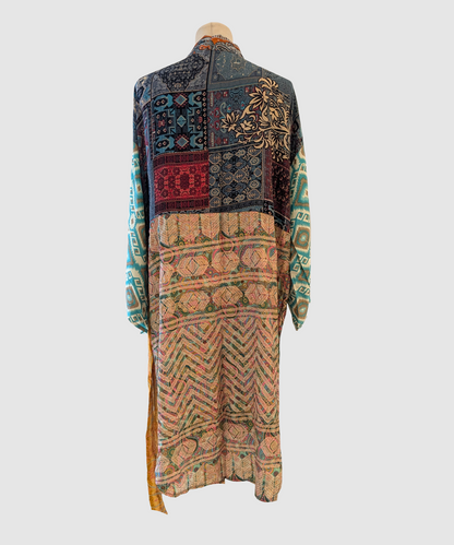 Kort silke kimono fra kvindekooperativet i Indien - Nala
