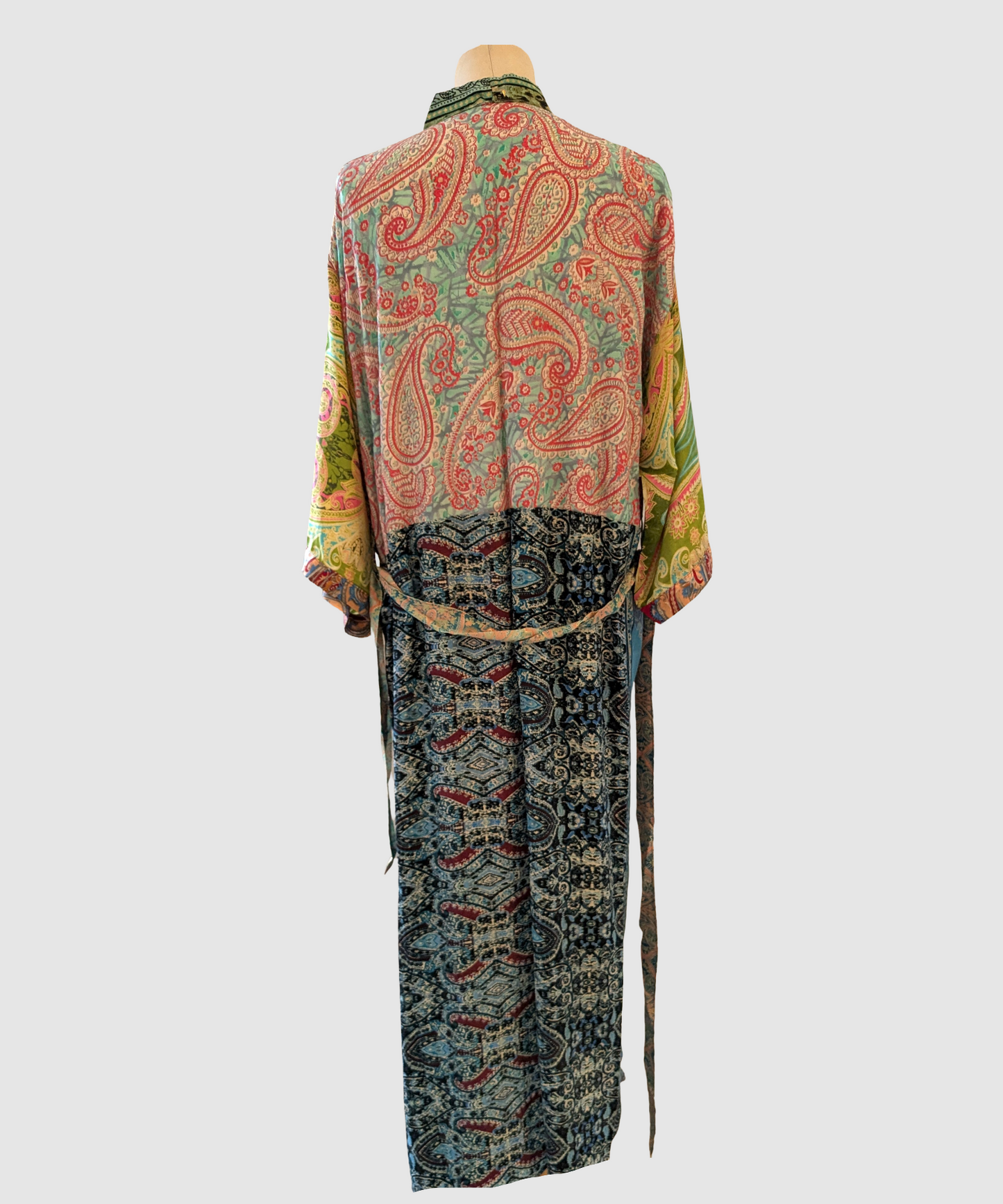 Lang silke kimono håndlavet i Indien - Sara