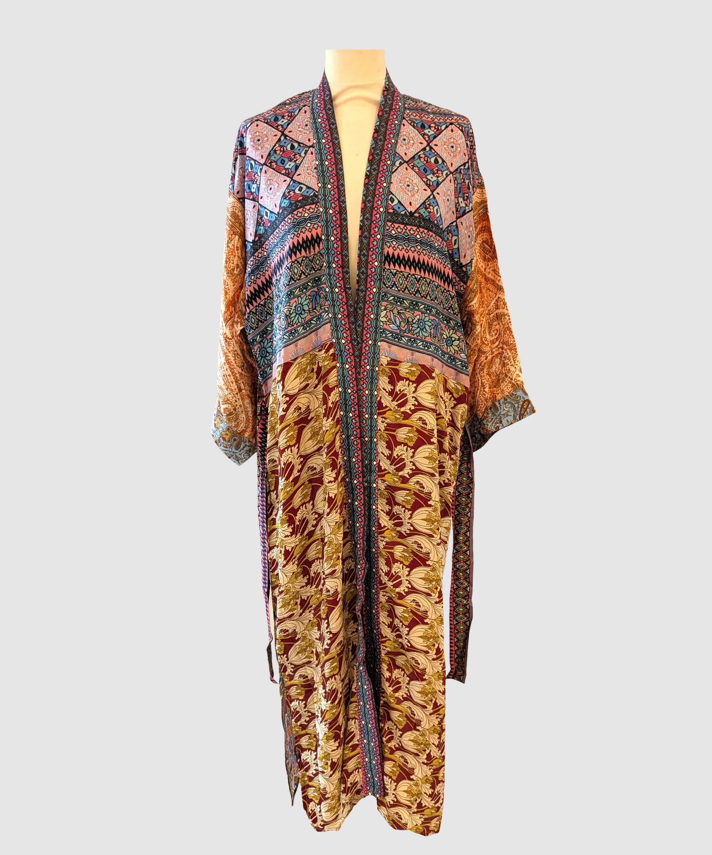 Lang silke kimono håndlavet i Indien - Inge