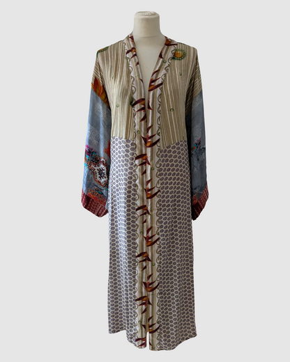 Plussize silke kimono fra Indien -Ishani