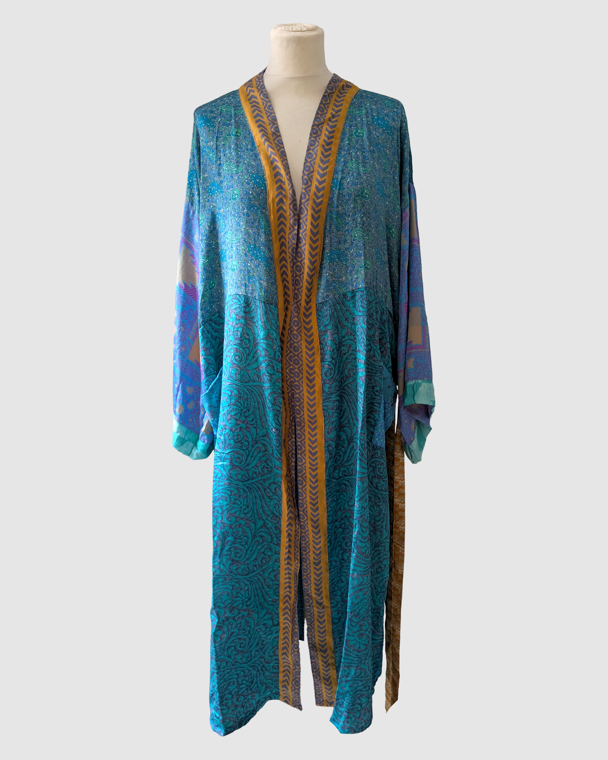 Plussize silke kimono fra Indien - Avantika