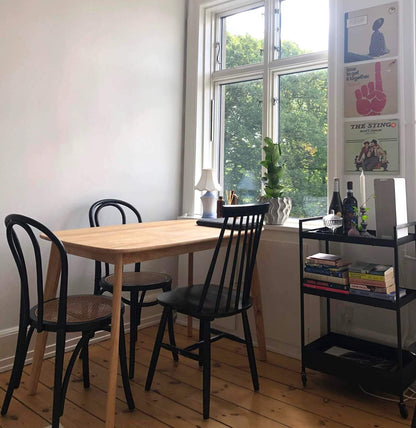 Håndlavet spisebord af massiv gummitræ